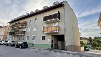 Expose Super 3-Zimmer-Dachgeschosswohnung im Zentrum von Guntramsdorf zu mieten! Überdachter Parkplatz inklusive!