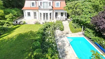 Expose Repräsentative Villa mit großzügigem Garten und Pool
