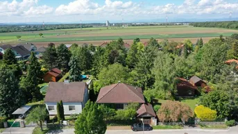 Expose HAUS MIT KELLER UND GROSSEM IDYLLISCHEM GARTEN