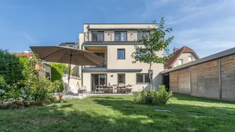 Expose Traum-Doppelhaushälfte mit Einfamilienhaus-Charakter und großem Garten