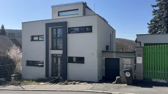 Expose Architektenvilla mit viel Potenzial – belagsfertig!