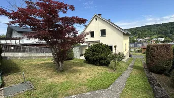 Expose Haus in sonniger Lage mit Potenzial für Neues! Sanierungsbedürftig!