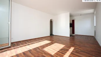 Expose Schöne, helle 3 Zimmer Wohnung mit westseitiger verglaster Loggia, hoher Liftstock 6.OG, IC, Grünblick, Bergblick, , Pkw Stellplatz inkludiert, 360 Grad online Tour,