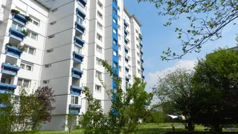 Expose 4-Zimmer-Wohnung mit Loggia am Stadtrand