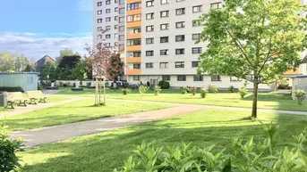 Expose Leben hoch über Wels - 4-Zimmer-Wohnung mit Loggia und schöner Aussicht!
