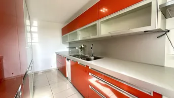 Expose Großzügige 4-Zimmer Wohnung mit Loggia und Fernsicht