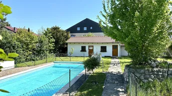 Expose Familiendomizil mit Pool und Gartenparadies am Stadtrand von Wels