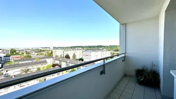 Expose Leben hoch über Wels: Gepflegte 4-Zimmer-Wohnung mit Loggia und toller Aussicht!