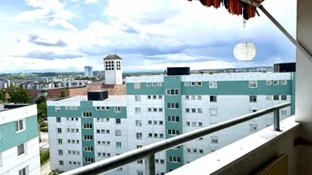 Expose 3 Zimmer Wohnung mit zwei Loggia`s und Parkplatz und Traunstein und Weitblick