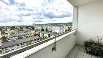 Expose Leben hoch über Wels: Gepflegte 4-Zimmer-Wohnung mit Loggia und toller Aussicht!