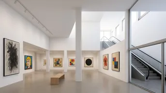 Expose Einzigartige Fläche mit internationalem Flair – perfekt für Ausstellung, Retail, Galerie oder Museum