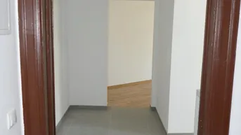 Expose Oben ist immer gut. Ein-Zimmer-Studio. Günstig &amp; verkehrsgünstig, U4 in 100 m. Erstbezug, Innenhoflage, frz. Balkon.