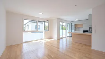 Expose Erstbezug mit hochwertiger Küche und großem Balkon bei Baden