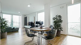 Expose 2 Zimmer + Balkon im TRIIIPLE! VIDEOBESICHTIGUNG!