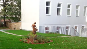 Expose Bestlage Hamerlingplatz! Unbefristete 2-Zimmer-Stilaltbau-Wohnung in Stockwerkslage mit Gartenbenützung