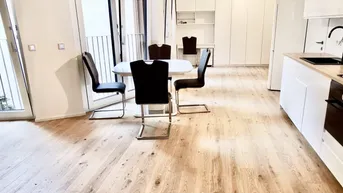 Expose Bestlage Innenstadt! Möbliertes Loft mit französischen Fenstern und TG-Stellplatz