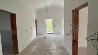 Expose Sehr helle 3 Zimmer Dachgeschosswohnung - 5min zu Fuss ins Zentrum