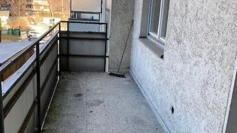Expose VERKAUF - WILTEN Noldinstrasse 
sanierungsbedürftige Garconniere mit Balkon 
