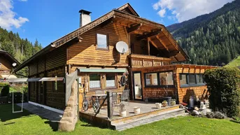 Expose Großzügiges Landhaus mit Chalet-Charakter