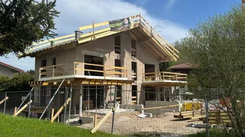 Expose Wohnen auf 2 Ebenen mit Sonnen-Terrasse u. Fernblick in Seekirchen