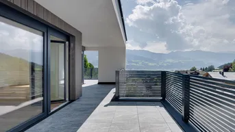 Expose XXL Terrassentraum in Sonnenlage! 3-Zimmer-Wohnung - Feeling Fiecht NEUBAU zum Sofortbezug