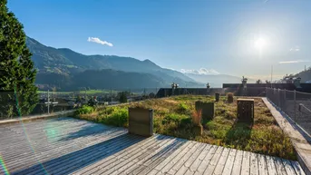 Expose Luxus auf zwei Ebenen: Elegante Maisonette mit Himmelsterrasse und Panoramablick