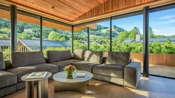 Helles Wohnzimmer mit großen Glasfronten, Holzdach und Panoramablick auf die grüne Landschaft.