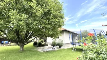 Expose Bungalow auf großem, sonnigem Grund