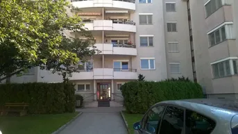 Expose Sonnige 3 Zimmer Balkonwohnung - optional mit Küche!