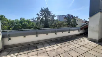 Expose GRÜNBLICK MIT BALKON UND GROSSER DACHTERRASSE - wenige Gehminuten zum Bahnhof