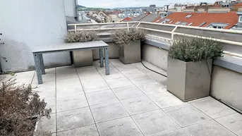 Expose Charmantes Penthouse mit 360° Panoramaterrasse im Servitenviertel!