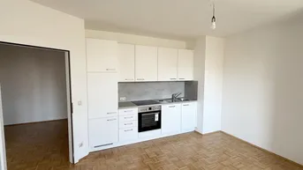 Expose UNBEFRISTET - Helle, sanierte 2-Zimmerwohnung mit schönem Ausblick!