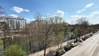 Expose UNBEFRISTET und teilsaniert - Moderne 2-Zimmerwohnung mit Blick auf den Schlossberg!