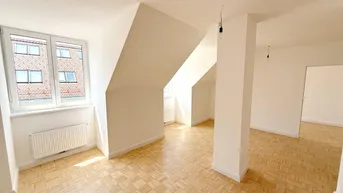 Expose PROVISIONSFREI - SANIERT - ERSTBEZUG: Großzügige und helle 4-Zimmerwohnung im Dachgeschoss mit Eigengarten und zusätzlichen GOODIES!