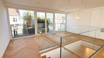 Expose ERSTBEZUG - Luxus pur! Große Dachgeschossmaisonette mit Dachterrasse, Pool und Deckenkühlung in RUHELAGE!