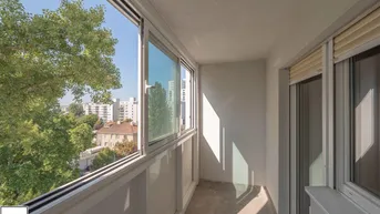 Expose vermietete &amp; sanierungsbedürftige 3-Wohnung mit Loggia im 6. Liftstock