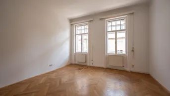 Expose unbefristete 4-Zimmer-Altbauwohnung mit kleinem Balkon (keine WG's)