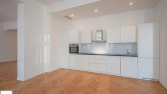 Expose schöne, helle, gut geschnittene 5 Zimmer Wohnung mit 2 Bädern, Gäste-WC uvm. in bester Innenstadtlage