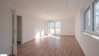 Expose VIDEOTOUR: ab sofort freundliche, helle 3 Zimmer Erstbezugswohnung + Balkon + 2 Parkplätze mieten, später kaufen!