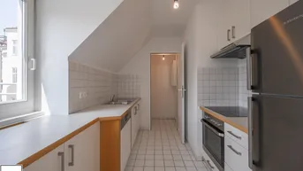 Expose ** Top gepflegte 4 Zimmer Dachgeschoss Wohnung mit Alleinutzung 3er hofseitigen Terrassen - Maisonette Wohnung - Nähe Bahnhof Gersthof ** ab sofort **