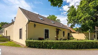 Expose charmantes Einfamilienhaus mit dazugehöriger Einliegerwohnung in Petronell - ab 1.11.2025