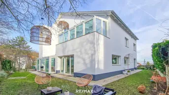 Expose Willkommen in Ihrer persönlichen Oase auf dem Wilhelminenberg! Imposante Ein-/Zweifamilien-Villa mit Panoramasicht, Lift und großzügigem SPA-Bereich