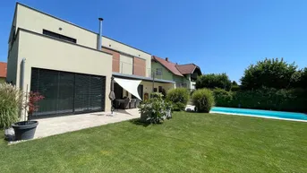 Expose Elegantes Einfamilienhaus / Pool und vielen exklusiven Extras!