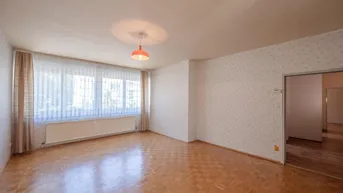 Expose 3 ZIMMER | KLEINE LOGGIA | SANIERUNGSBEDARF