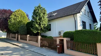 Expose Traumhaftes villenartiges Einfamilienhaus mit Indoorswimmingpool, Sauna und Wintergarten !!!