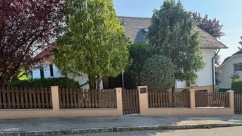 Expose Traumhaftes villenartiges Einfamilienhaus mit Indoorswimmingpool, Sauna und Wintergarten !!!