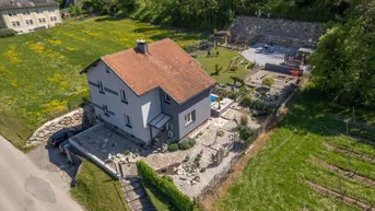 Expose Einfamilienhaus in schöner Lage mit großem Garten