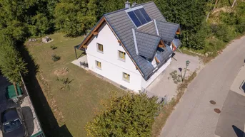 Expose Schönes Holzhaus in absolut ruhiger Waldrandlage