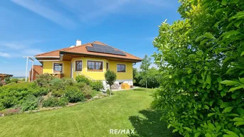 Expose Stilvoller Bungalow mit Gartenidylle, Photovoltaik &amp; Teichanlage