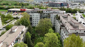 Expose Traumhafte lichtdurchflutete 4-Zimmer-Wohnung zum sanieren mit 2 Terrassen und Garage in 1210 Wien - Frequent Lage!